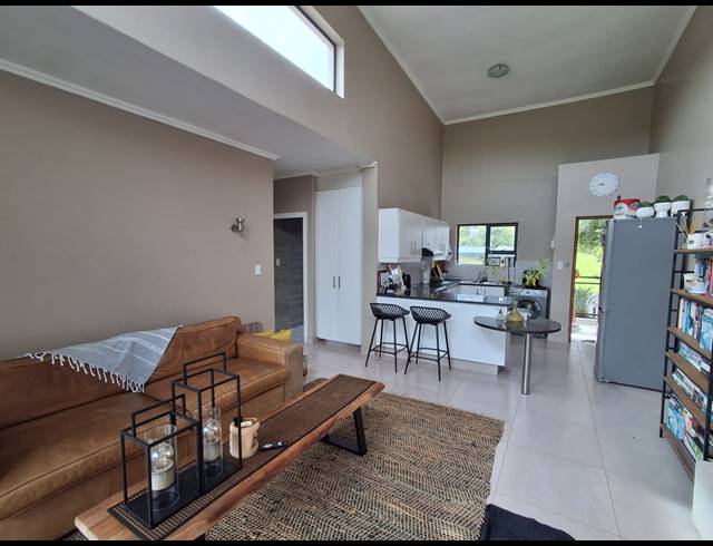 2 BEDROOM APARTMENT FOR SALE IN PALM LAKES ESTATE